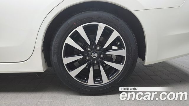 Nissan Altima 2018 — photo 7