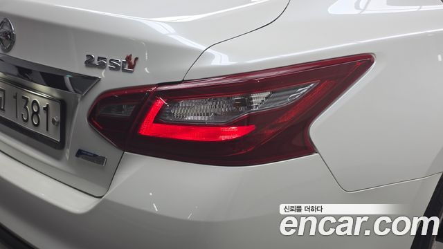 Nissan Altima 2018 — photo 9