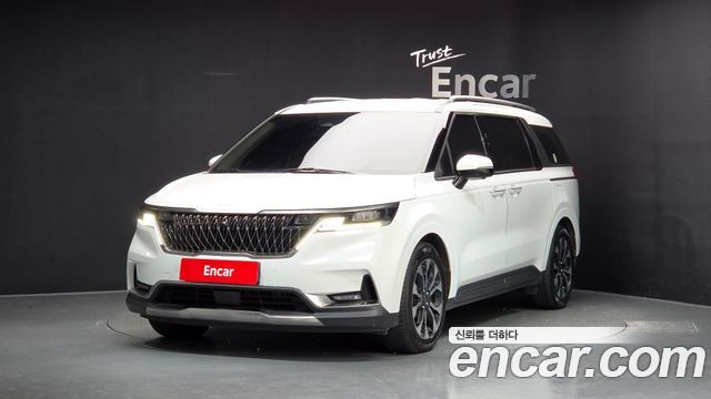 Kia Canival 2023 — photo 1