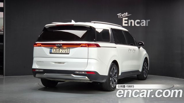 Kia Canival 2023 — photo 2