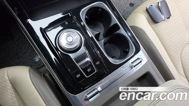 Kia Canival 2023 — photo 12