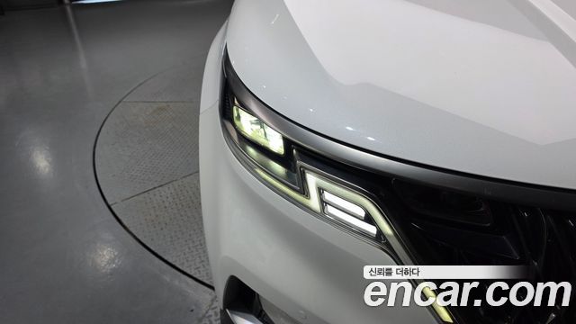 Kia Canival 2023 — photo 8