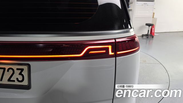 Kia Canival 2023 — photo 9