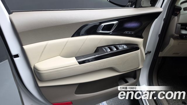 Kia Canival 2023 — photo 14