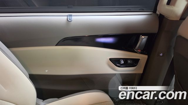 Kia Canival 2023 — photo 15