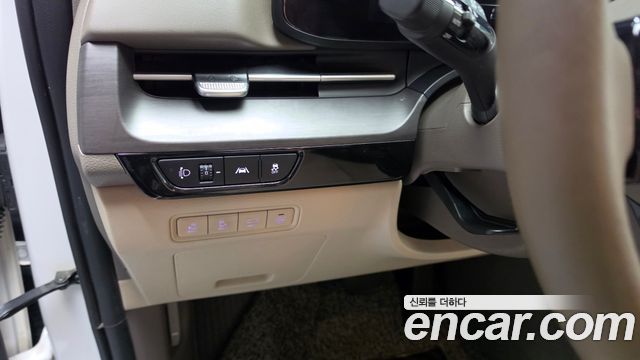 Kia Canival 2023 — photo 32