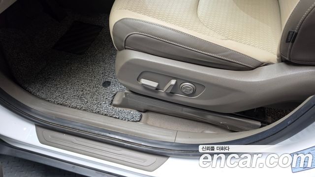 Kia Canival 2023 — photo 33
