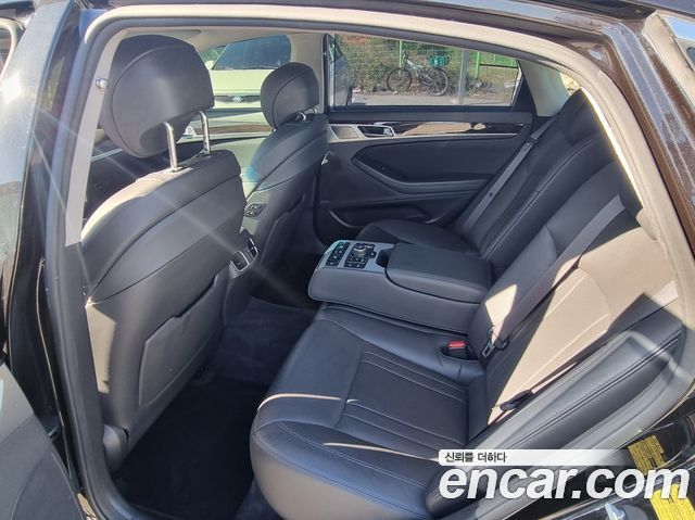 Genesis G80 2018 — photo 11