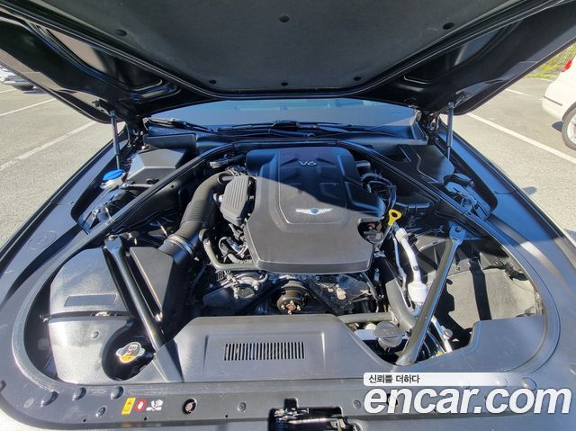 Genesis G80 2018 — photo 18