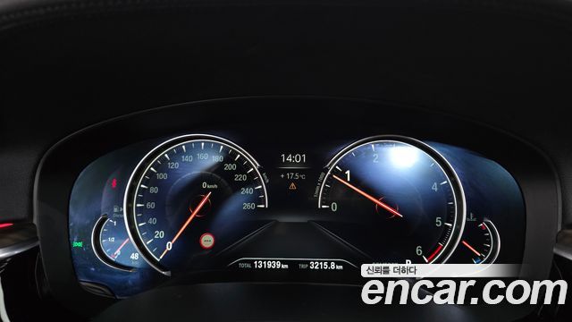 BMW 5-Series 2018 — photo 8