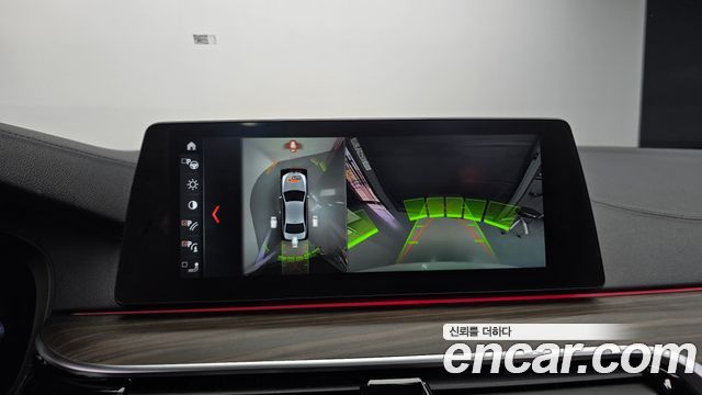 BMW 5-Series 2018 — photo 14