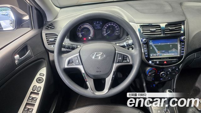 Hyundai Accent 2018 — photo 13