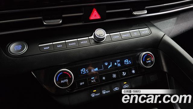 Hyundai AVANTE 2023 — photo 16