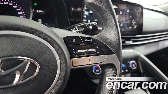 Hyundai AVANTE 2023 — photo 17
