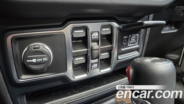 Jeep Wrangler 2024 — photo 18