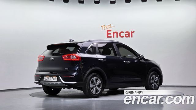 Kia Niro 2017 — photo 2