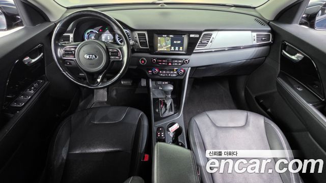 Kia Niro 2017 — photo 10