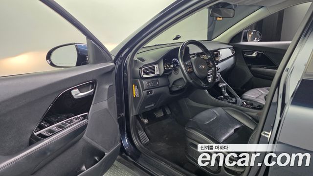 Kia Niro 2017 — photo 13