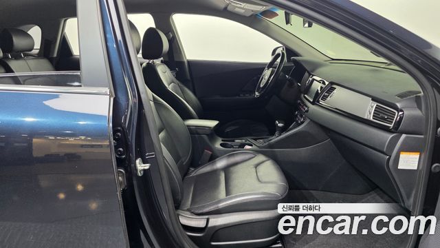 Kia Niro 2017 — photo 17