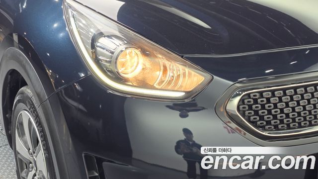 Kia Niro 2017 — photo 8