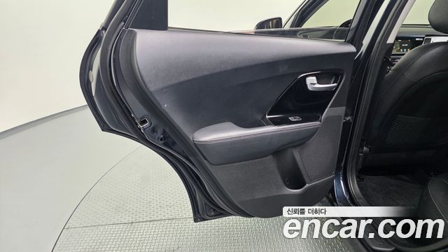 Kia Niro 2017 — photo 15