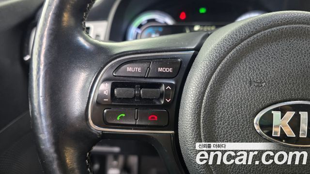 Kia Niro 2017 — photo 29
