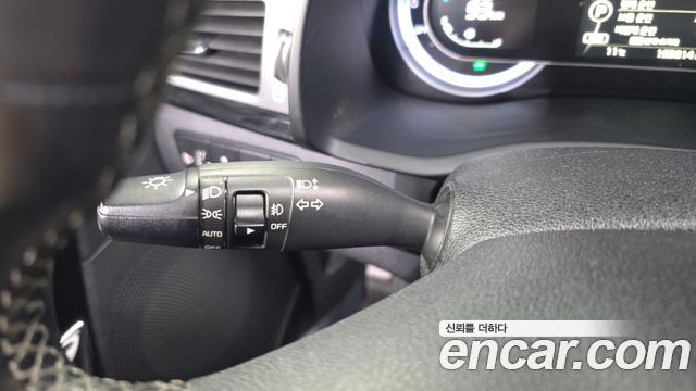 Kia Niro 2017 — photo 31