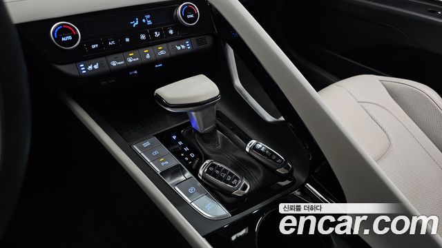 Hyundai AVANTE 2023 — photo 12