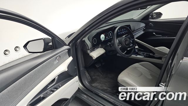 Hyundai AVANTE 2023 — photo 13