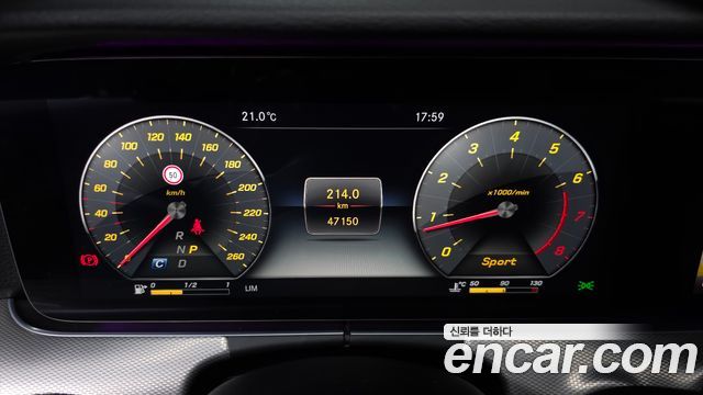 Mercedes-Benz E-Class 2019 — photo 8