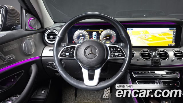 Mercedes-Benz E-Class 2019 — photo 13