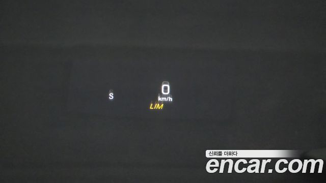 Mercedes-Benz E-Class 2019 — photo 17