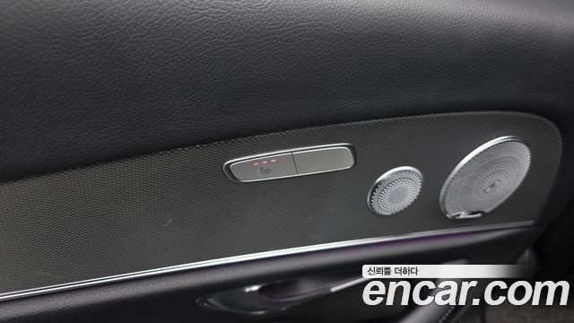Mercedes-Benz E-Class 2019 — photo 18
