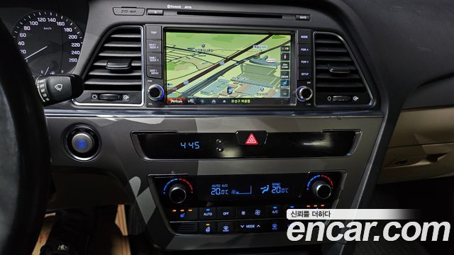 Hyundai Sonata 2015 — photo 19