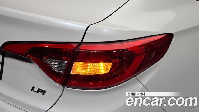 Hyundai Sonata 2015 — photo 9