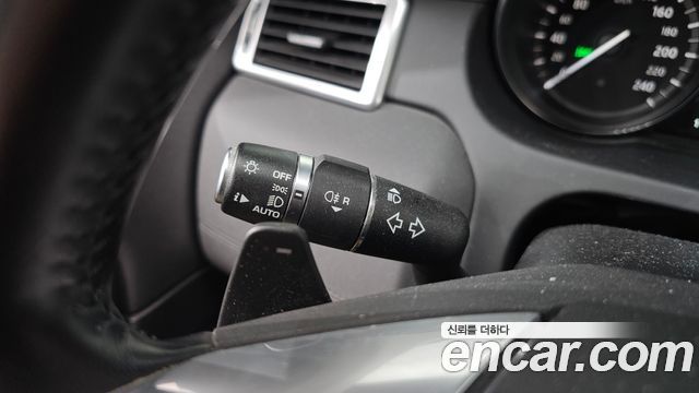 Land Rover Discovery Sport 2018 — photo 17