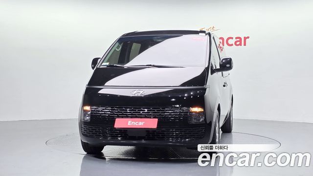 Hyundai Staria 2023 — photo 3