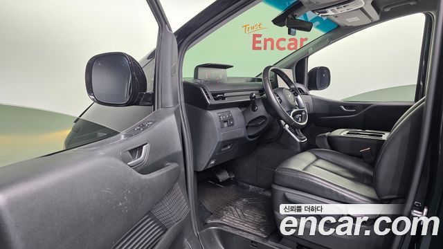 Hyundai Staria 2023 — photo 13