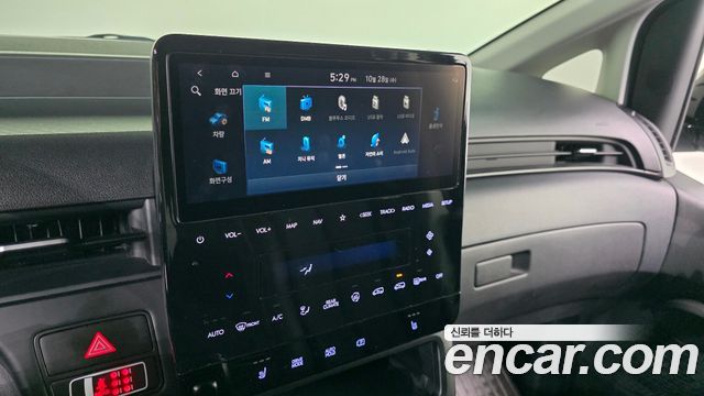 Hyundai Staria 2023 — photo 21