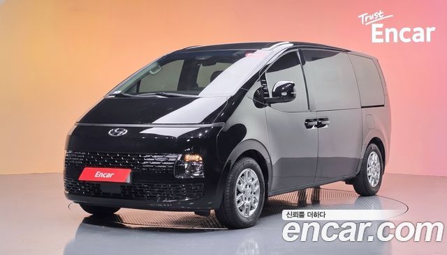 Hyundai Staria 2023 — photo 1
