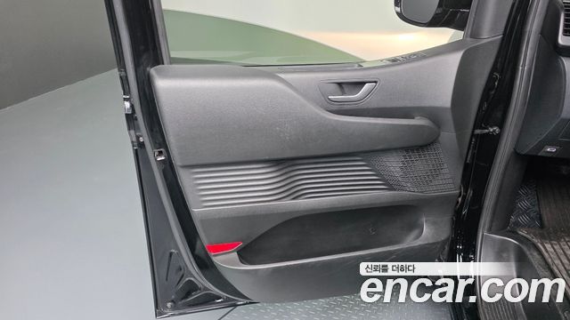 Hyundai Staria 2023 — photo 15