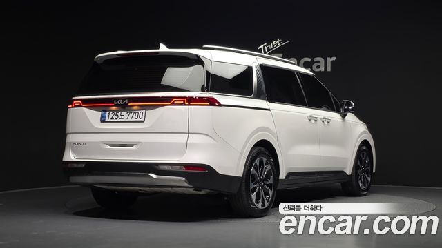 Kia Canival 2023 — photo 2