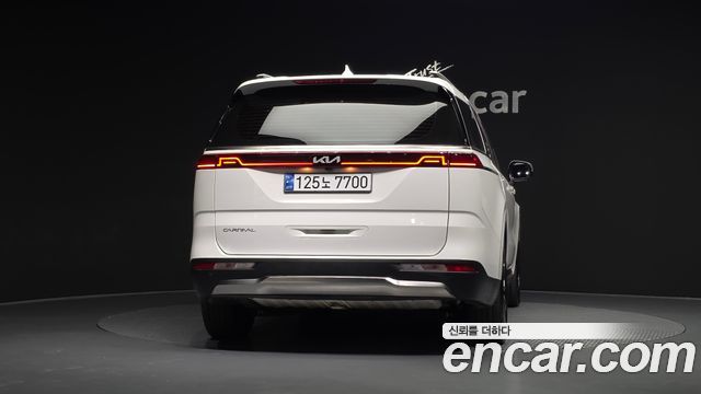 Kia Canival 2023 — photo 4