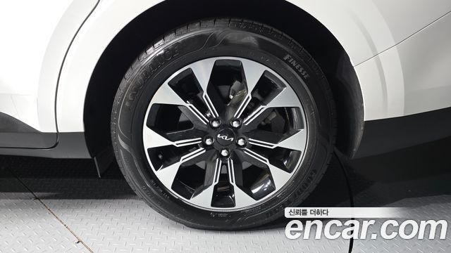 Kia Canival 2023 — photo 5