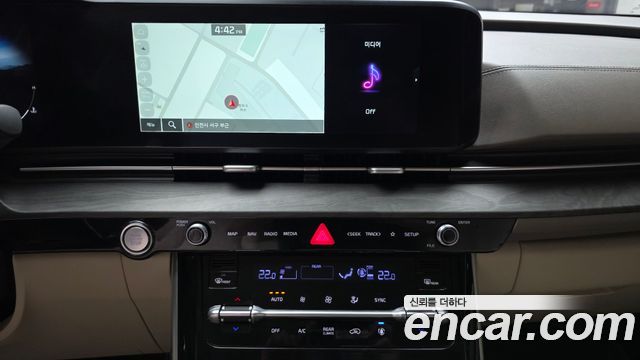 Kia Canival 2023 — photo 20