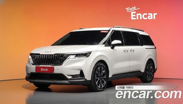 Kia Canival 2023 — photo 1