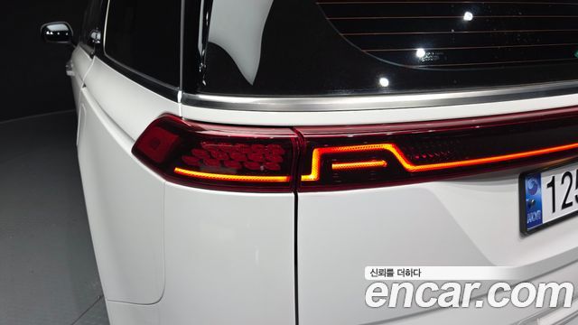 Kia Canival 2023 — photo 9