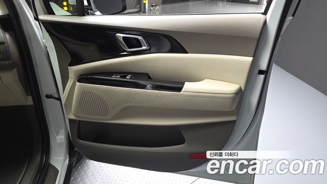 Kia Canival 2023 — photo 14