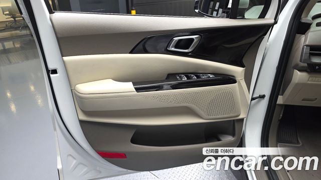 Kia Canival 2023 — photo 15