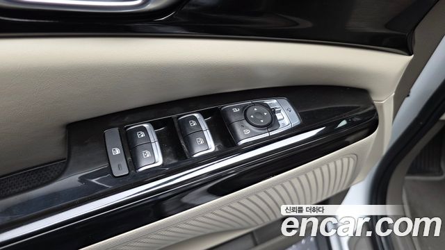 Kia Canival 2023 — photo 30